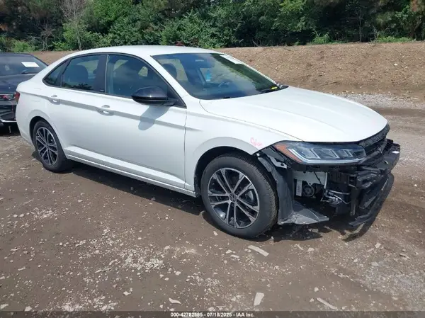 3VWBX7BU7SM039534 2025 VOLKSWAGEN JETTA - Image 1