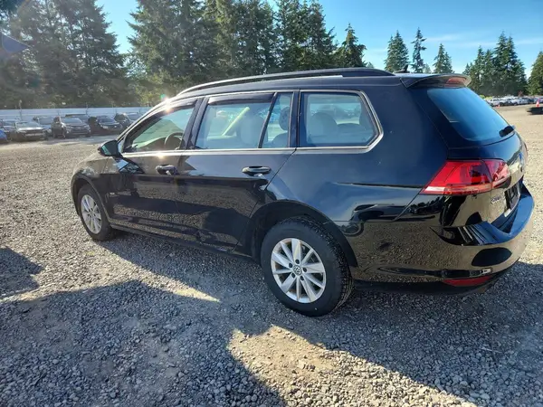 3VWC17AU0HM505899 2017 VOLKSWAGEN GOLF - Image 2