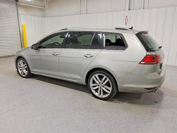 3VWC17AU1HM521657 2017 VOLKSWAGEN GOLF - Image 2