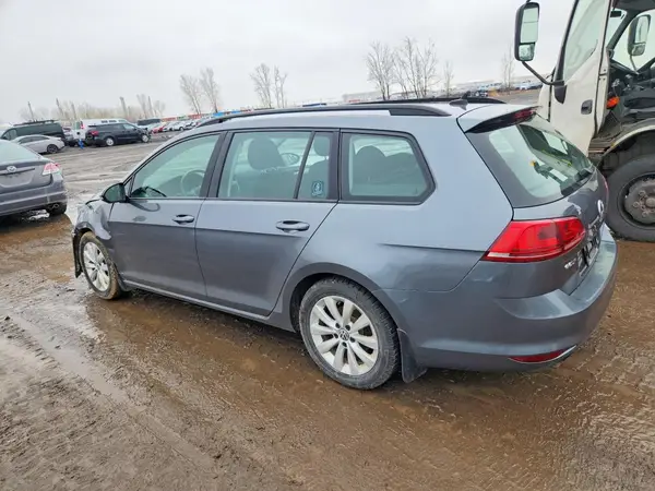 3VWC17AU4HM533169 2017 VOLKSWAGEN GOLF - Image 2