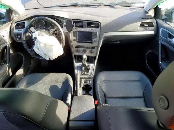 3VWC17AU6HM501517 2017 VOLKSWAGEN GOLF - Image 8