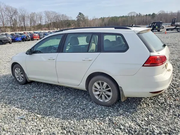 3VWC17AU6HM543069 2017 VOLKSWAGEN GOLF - Image 2