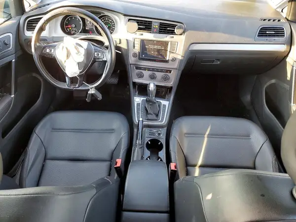 3VWC17AU7HM503227 2017 VOLKSWAGEN GOLF - Image 8