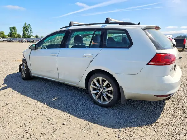 3VWC17AU8HM514219 2017 VOLKSWAGEN GOLF - Image 2