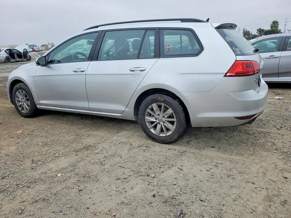 3VWC17AUXGM509781 2016 VOLKSWAGEN GOLF - Image 2