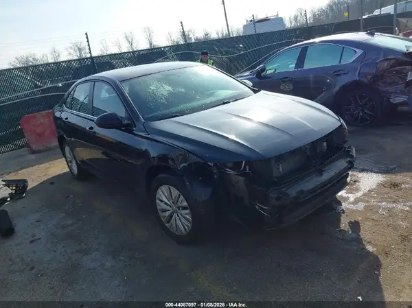 3VWC57BU0KM060753 2019 VOLKSWAGEN JETTA - Image 1
