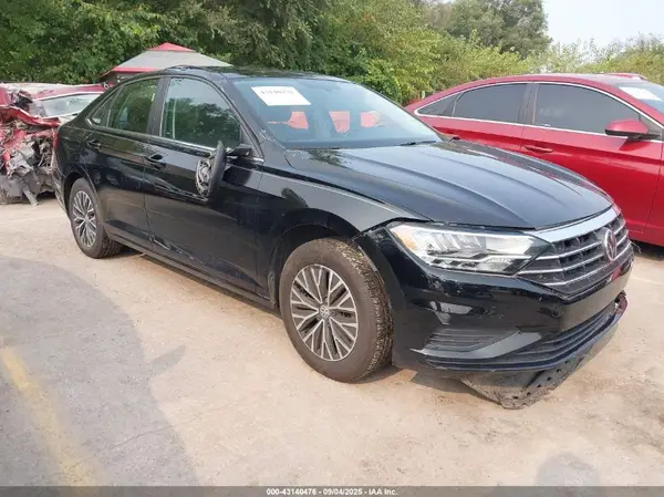 3VWC57BU0KM102578 2019 VOLKSWAGEN JETTA - Image 1