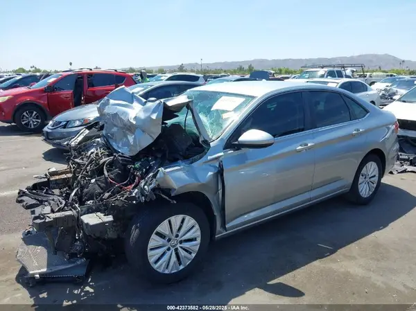 3VWC57BU0KM208044 2019 VOLKSWAGEN JETTA - Image 2