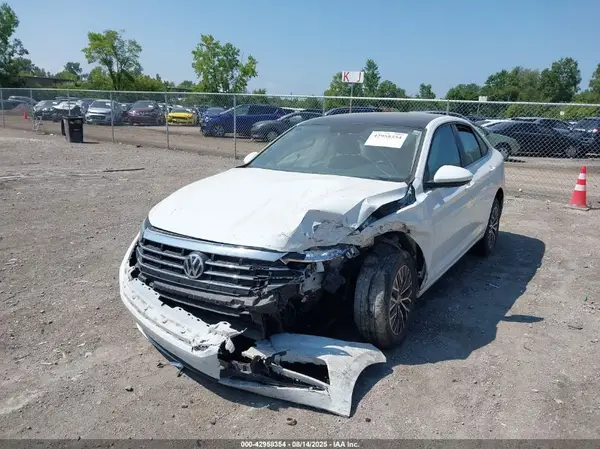 3VWC57BU0LM105661 2020 VOLKSWAGEN JETTA - Image 2