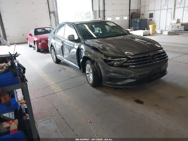 3VWC57BU1KM031360 2019 VOLKSWAGEN JETTA - Image 1