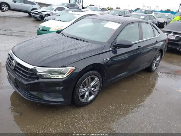 3VWC57BU1KM035666 2019 VOLKSWAGEN JETTA - Image 2