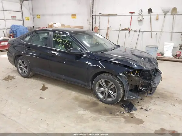 3VWC57BU1KM085905 2019 VOLKSWAGEN JETTA - Image 1