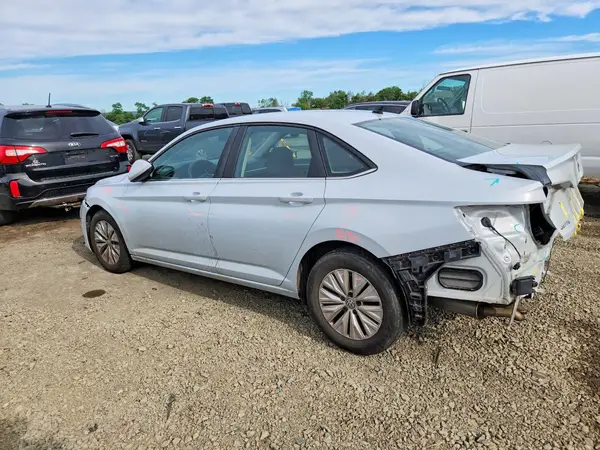 3VWC57BU1KM130776 2019 VOLKSWAGEN JETTA - Image 2