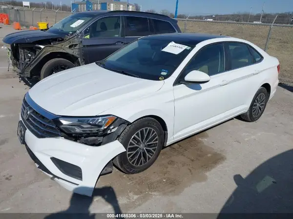 3VWC57BU1KM135315 2019 VOLKSWAGEN JETTA - Image 2