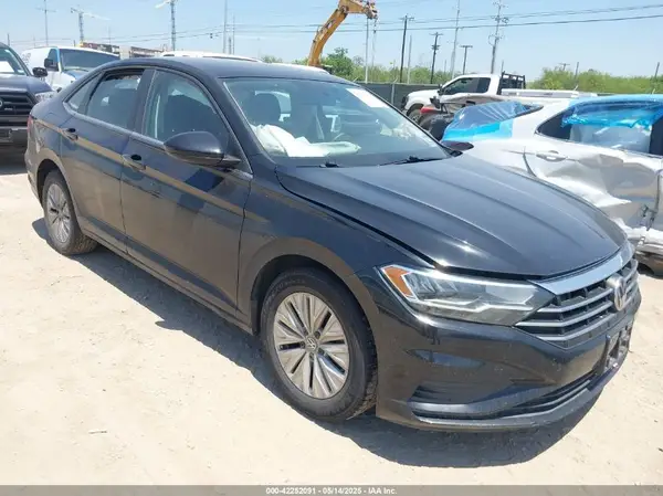 3VWC57BU1KM139302 2019 VOLKSWAGEN JETTA - Image 1