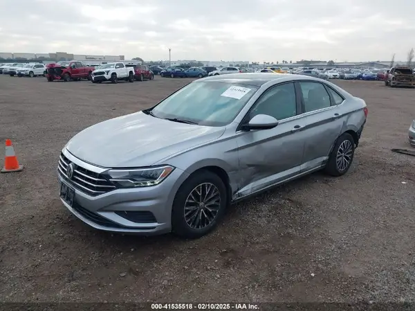 3VWC57BU1KM201569 2019 VOLKSWAGEN JETTA - Image 2