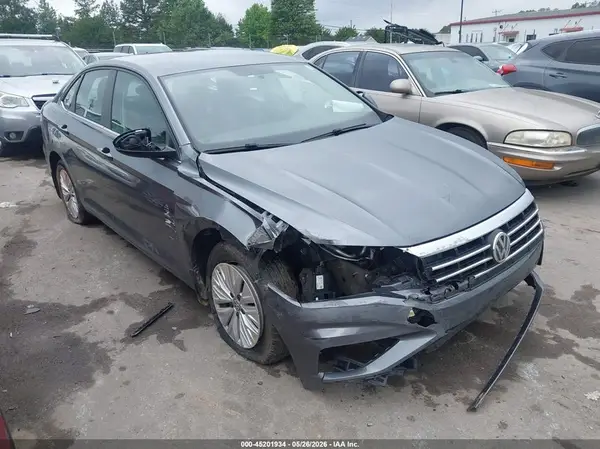 3VWC57BU1KM223104 2019 VOLKSWAGEN JETTA - Image 1