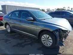 3VWC57BU1KM237956 2019 VOLKSWAGEN JETTA