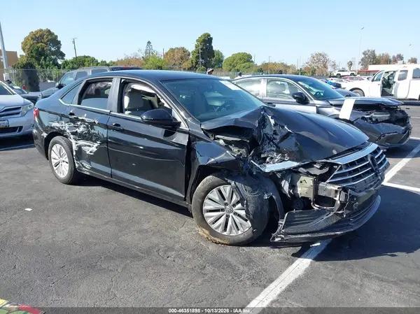 3VWC57BU1KM248035 2019 VOLKSWAGEN JETTA - Image 1