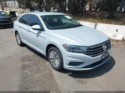 3VWC57BU2KM031979 2019 VOLKSWAGEN JETTA