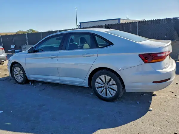 3VWC57BU2KM052590 2019 VOLKSWAGEN JETTA - Image 2