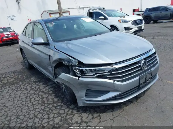 3VWC57BU2KM215738 2019 VOLKSWAGEN JETTA - Image 1
