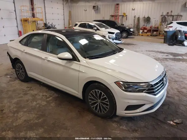 3VWC57BU2KM241143 2019 VOLKSWAGEN JETTA - Image 1