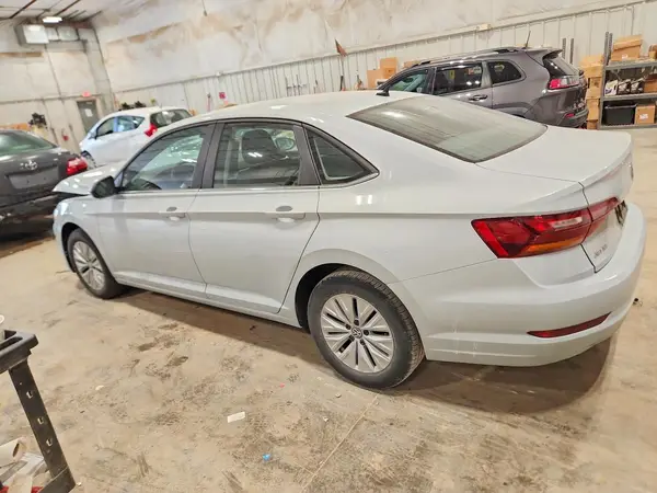 3VWC57BU3KM017119 2019 VOLKSWAGEN JETTA - Image 2