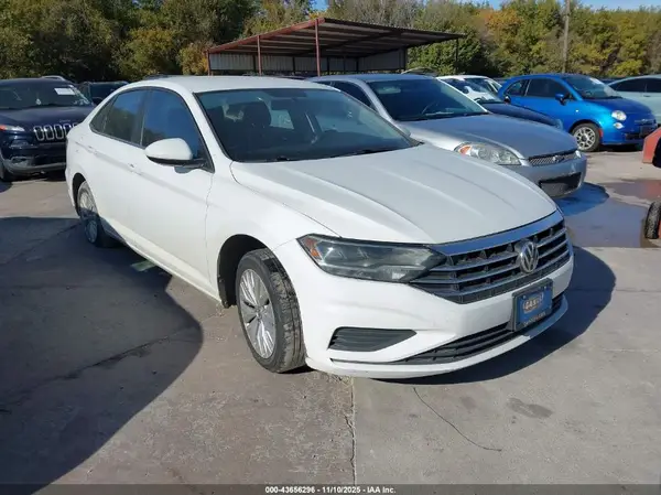 3VWC57BU3KM180868 2019 VOLKSWAGEN JETTA - Image 1