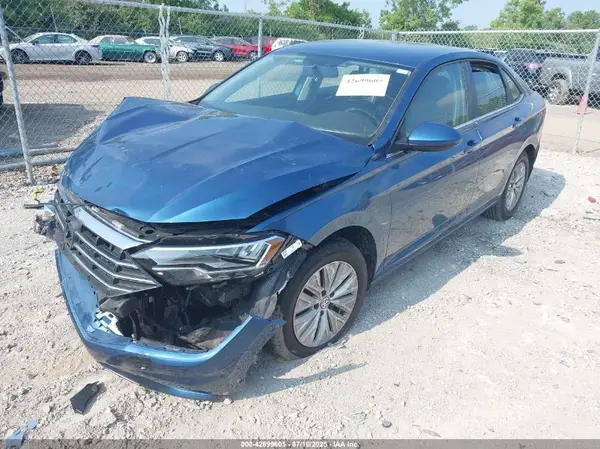 3VWC57BU3KM215215 2019 VOLKSWAGEN JETTA - Image 2