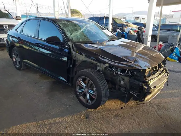 3VWC57BU3KM217045 2019 VOLKSWAGEN JETTA - Image 1