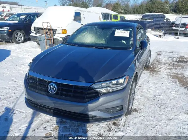 3VWC57BU3KM270215 2019 VOLKSWAGEN JETTA - Image 2