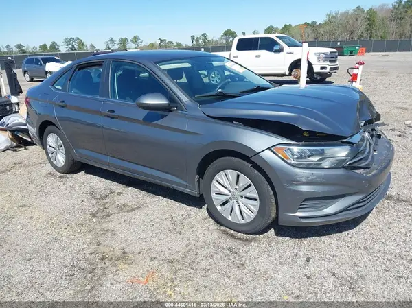 3VWC57BU5KM082618 2019 VOLKSWAGEN JETTA - Image 1