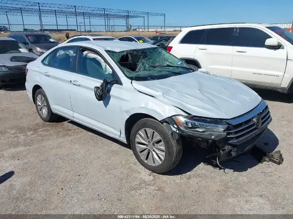 3VWC57BU5KM131381 2019 VOLKSWAGEN JETTA - Image 1
