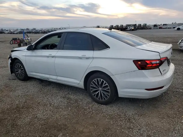 3VWC57BU5KM132921 2019 VOLKSWAGEN JETTA - Image 2