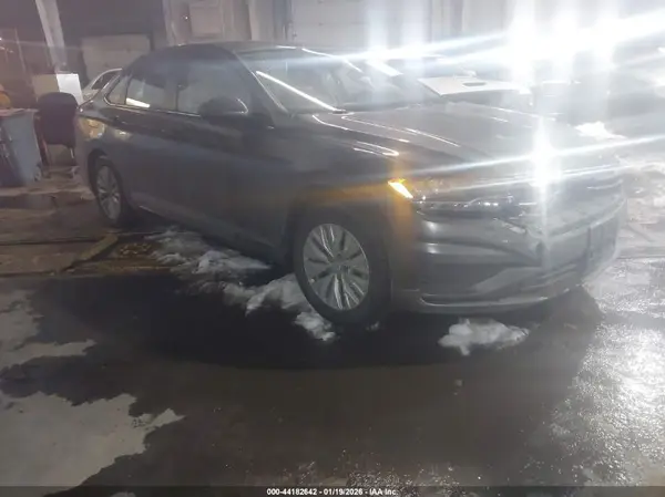 3VWC57BU5KM228211 2019 VOLKSWAGEN JETTA - Image 1
