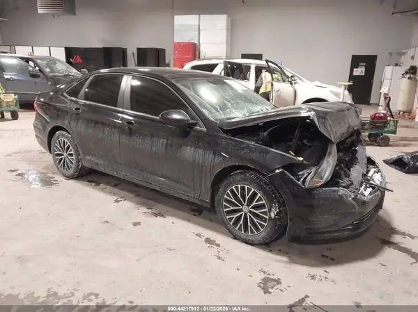 3VWC57BU5LM081258 2020 VOLKSWAGEN JETTA - Image 1