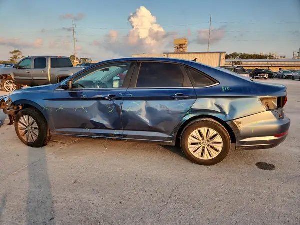3VWC57BU6KM201941 2019 VOLKSWAGEN JETTA - Image 2