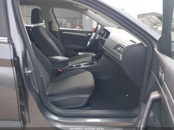 2019 VOLKSWAGEN JETTA IAAI lot 44950241 auction photo 5