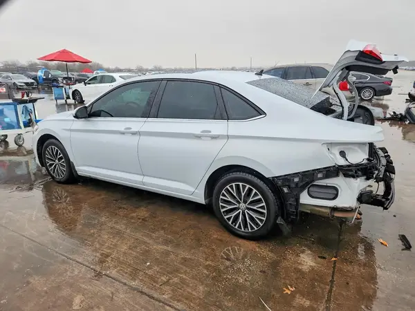 3VWC57BU7KM141880 2019 VOLKSWAGEN JETTA - Image 2