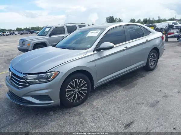 3VWC57BU7KM215587 2019 VOLKSWAGEN JETTA - Image 2