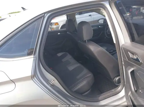 3VWC57BU7KM215587 2019 VOLKSWAGEN JETTA - Image 8