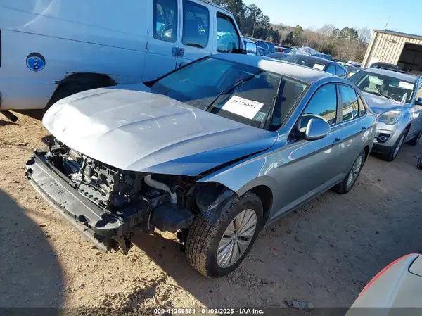 3VWC57BU7KM242756 2019 VOLKSWAGEN JETTA - Image 2