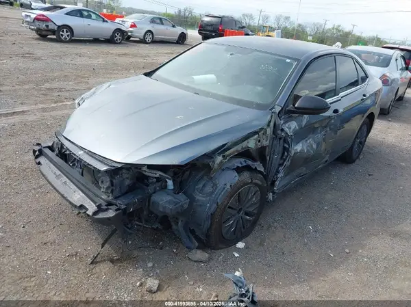 3VWC57BU8KM051086 2019 VOLKSWAGEN JETTA - Image 2