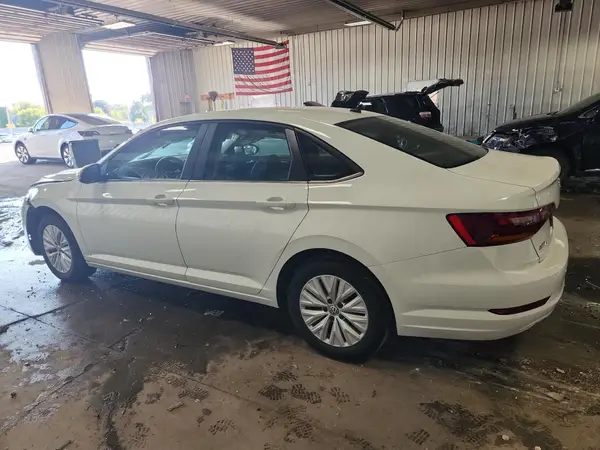 3VWC57BU8KM076022 2019 VOLKSWAGEN JETTA - Image 2