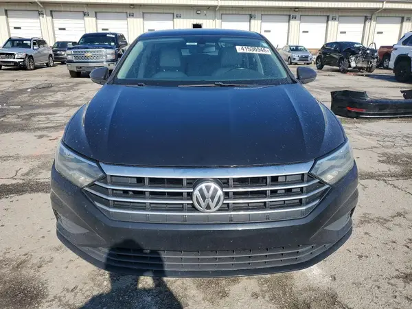 3VWC57BU8KM081074 2019 VOLKSWAGEN JETTA - Image 2