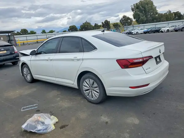 3VWC57BU8KM135876 2019 VOLKSWAGEN JETTA - Image 2