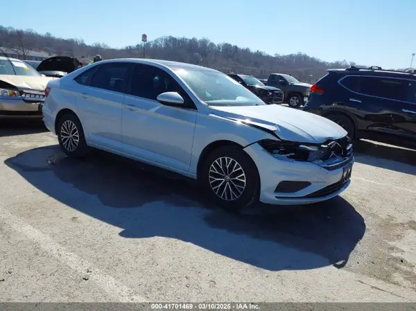 3VWC57BU8KM139474 2019 VOLKSWAGEN JETTA - Image 1