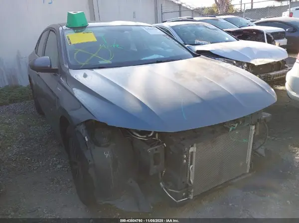 3VWC57BU8KM168747 2019 VOLKSWAGEN JETTA - Image 1