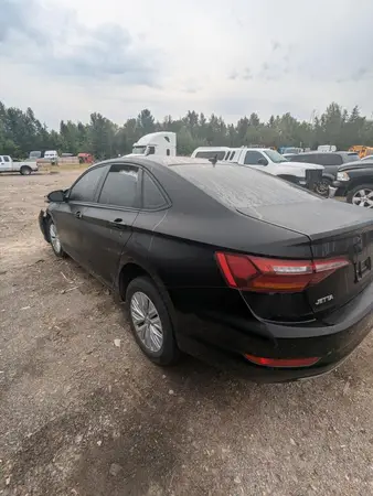 3VWC57BU8KM178310 2019 VOLKSWAGEN JETTA - Image 2